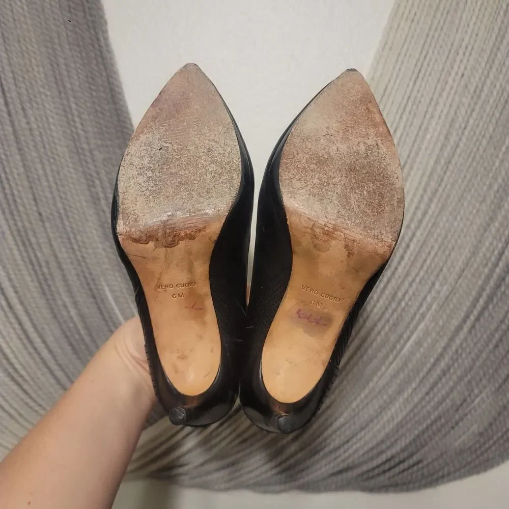 BCBGMaxazria Geometric Leather Pumps Sz 6